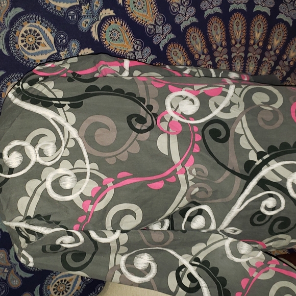 U A scrubs , size small,  long sleeved jacket - Picture 4 of 5